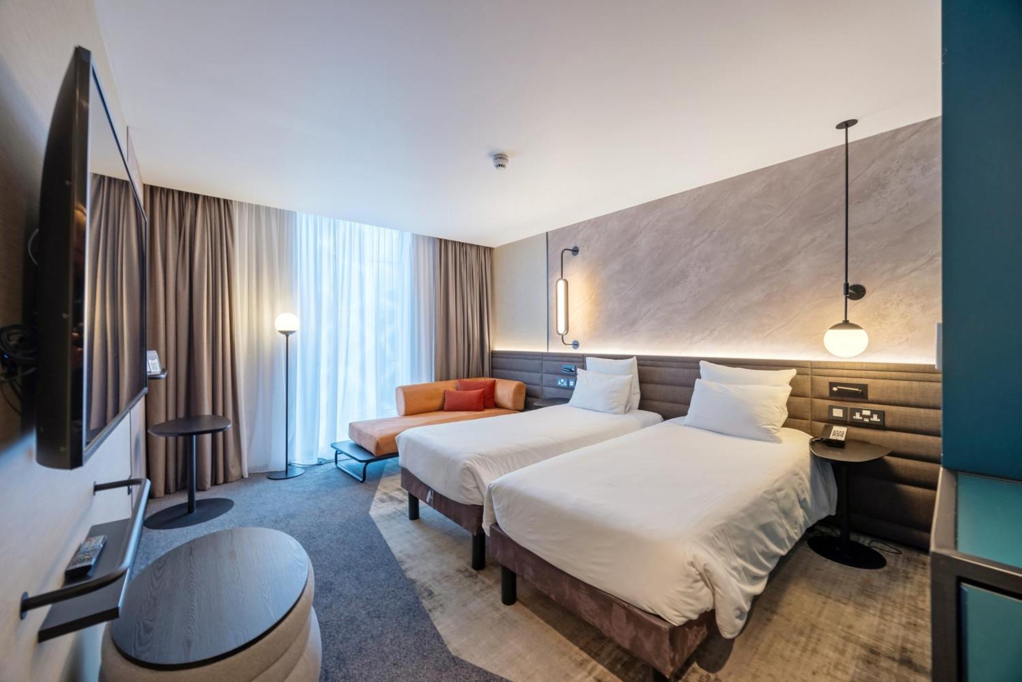 Novotel Paddington Village 4*